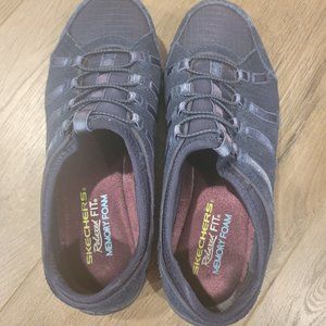 Sketchers Relaxed Fit Breathe Easy Slip On Memory Form Navy Shoe